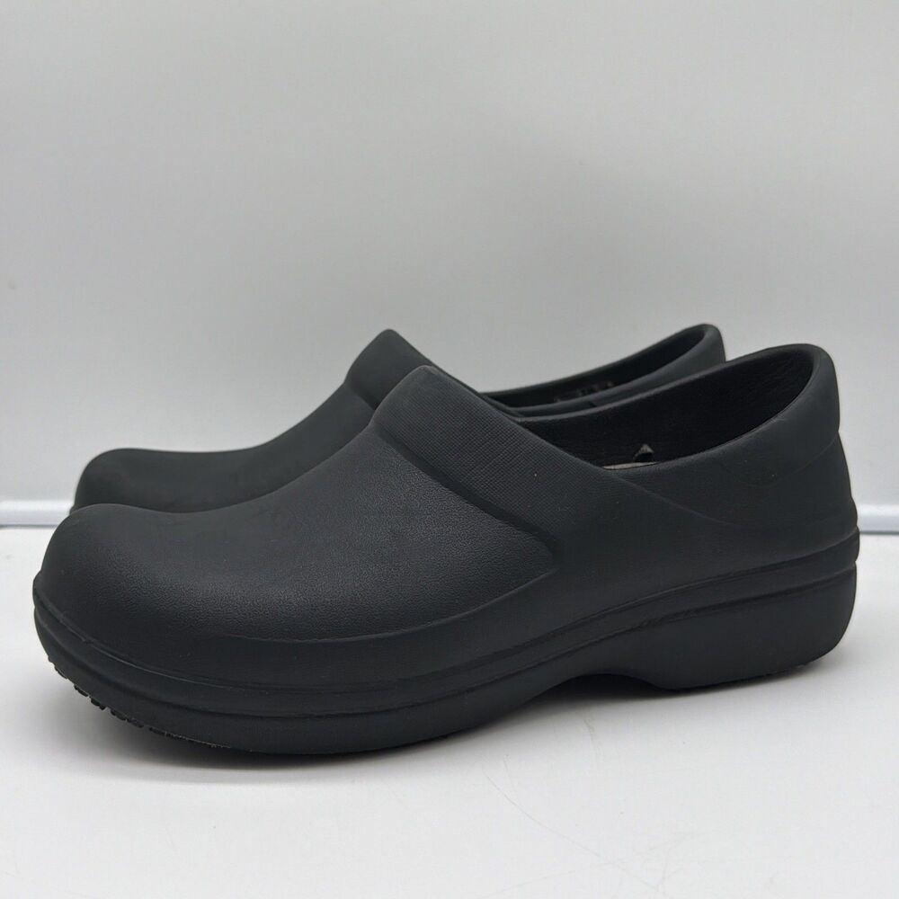 Crocs Neria Pro II Clogs Womens Size 8 Black Slip Resistant 205384